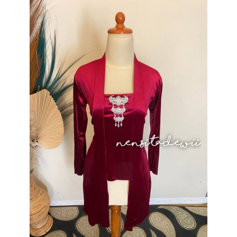 Kebaya Panjang, Model Kutubaru - Warna Maroon