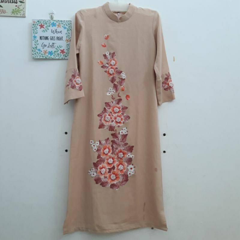 Muslimah syar'i tunik gamis jilbab berwarna putih ungu pink coklat bw sage biru kuning mewah keren a