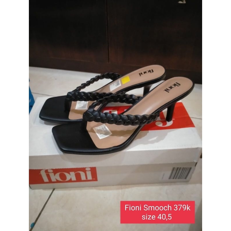 Sandal Heels Hitam Fioni Size 40