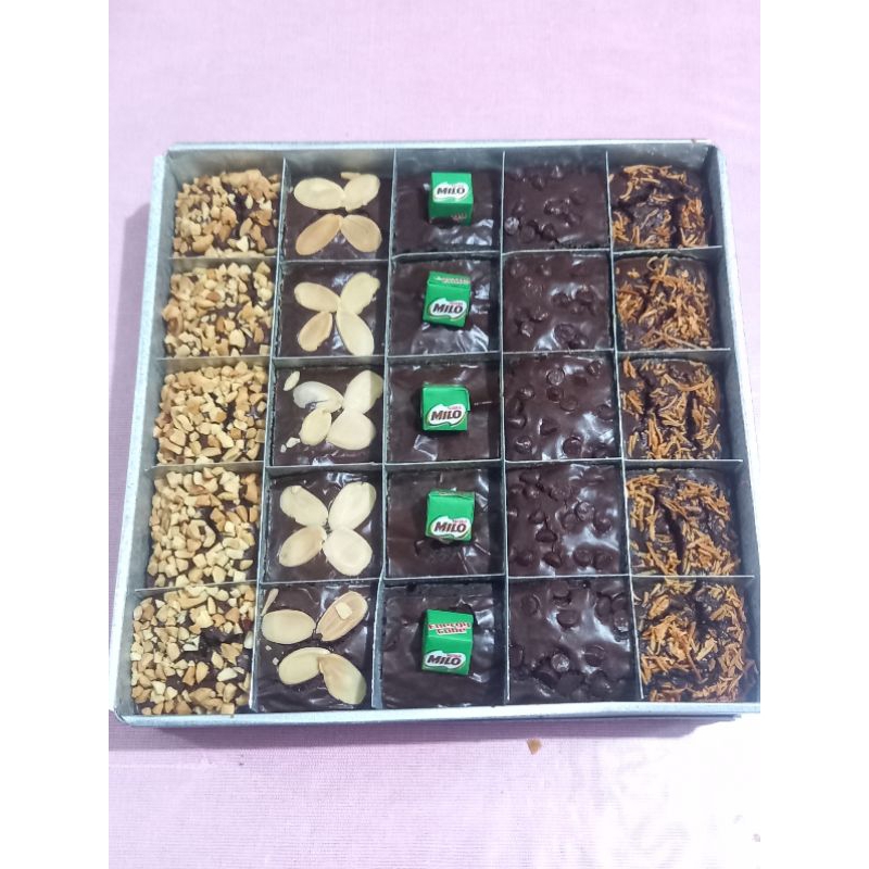 

Brownies Sekat/Fudgy Brownies Shiny Crust