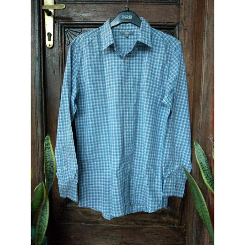 Kemeja UNIQLO biru Gingham box