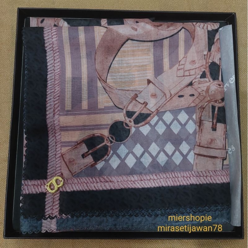 PRELOVED BUTTONSCARVES CHAIN 2 LA BELLA SERIES  NERA