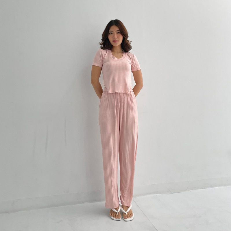 TOKYO SET | Setelan Wanita Ribbed Knit Set Semi Crop Top Lengan Celana Panjang Highwaist Highwaisted Pants