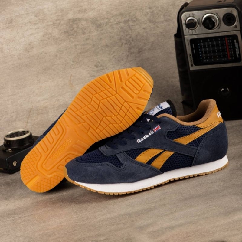 Reebok Classic &quot;Navy Brown Gum&quot;