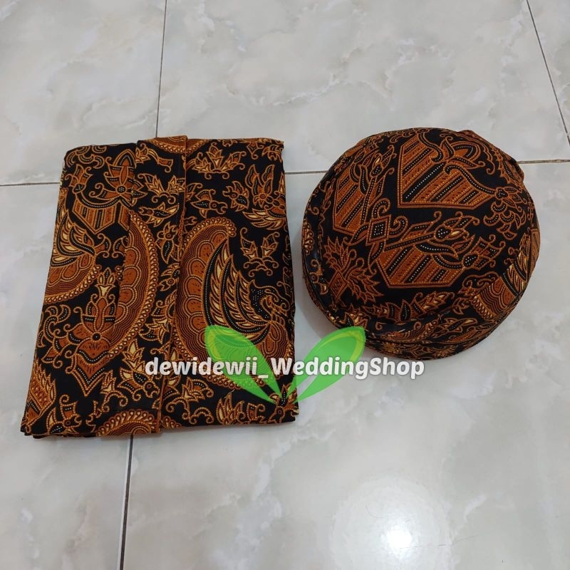 [Setelan] Jarik Instan + Blangkon Sunda | Model yogi | Motif Semen Romo