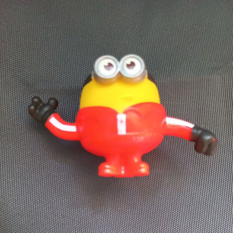 Mainan Happy Meal McD McDonald McDonald s Karakter Minions Minion The Rise of Gru Bola Figure Gold