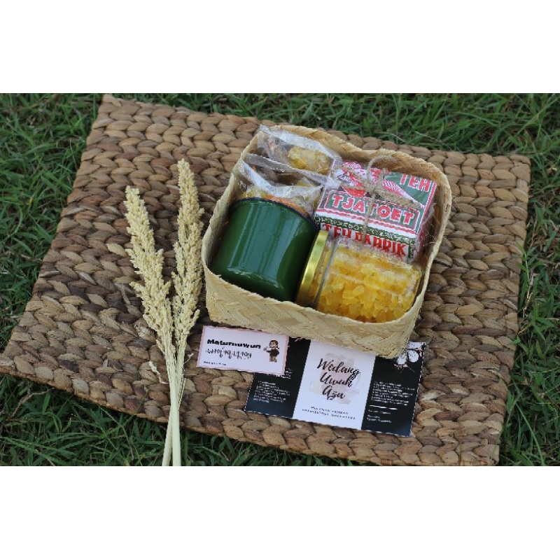 

Hampers Parsel Ramadhan Wedang Uwuh Premium Besek+Pita+Card