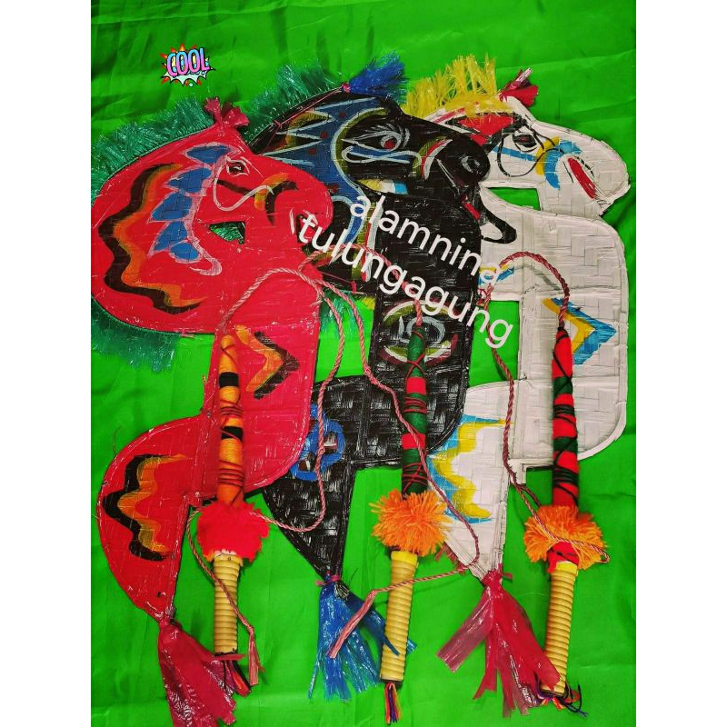 kuda lumping  dan cambuk