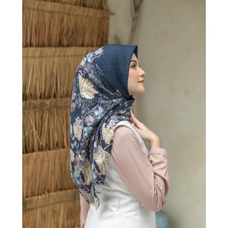 Preloved Helena Scarf Heavenlight - Hydrangea Colour