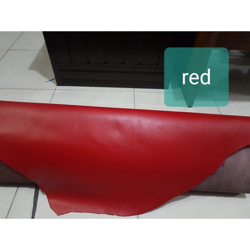 Bahan Kulit Sapi Lembaran asli warna merah
