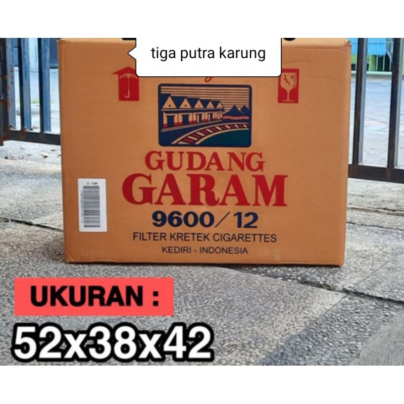 

kardus bekas besar tebal