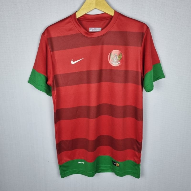 Jersey timnas Indonesia 2012 + nama dan nomer punggung