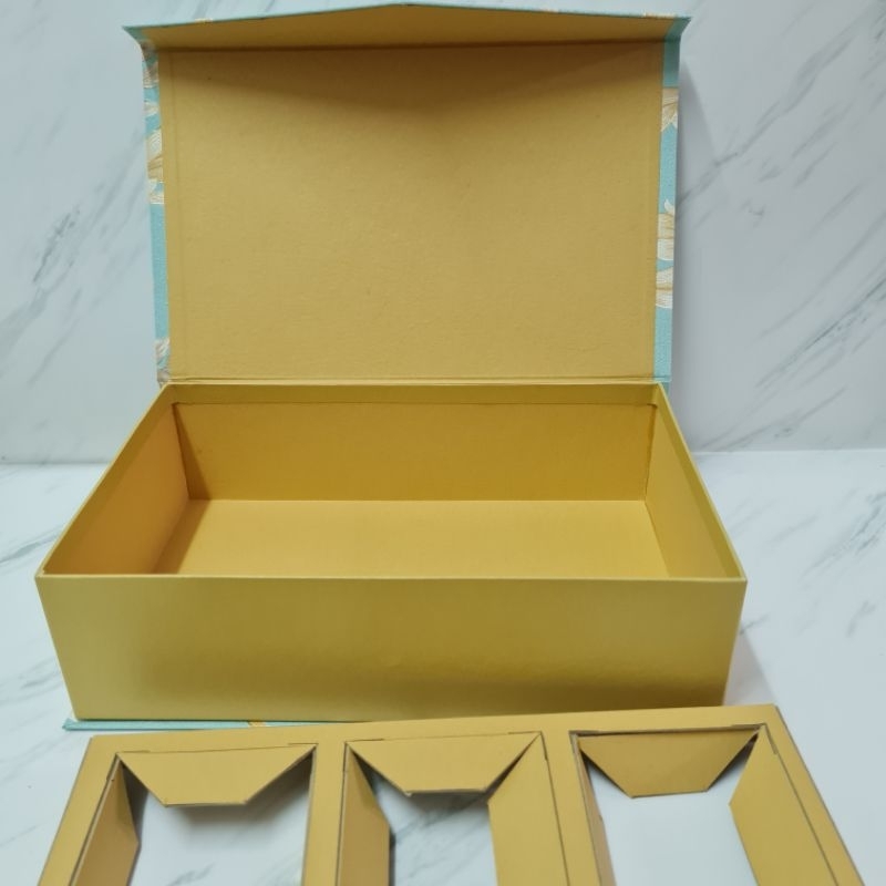 Box hamper toples hardtop panjang sekat 3 / kotak kue kering natal imlek Idul Fitri / Lebaran