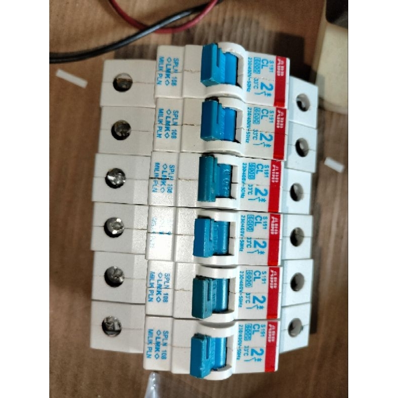 mcb PLN 191  PLN 2A,4A,6A,10A,16A,20A,25A bekas tapi masih bagus