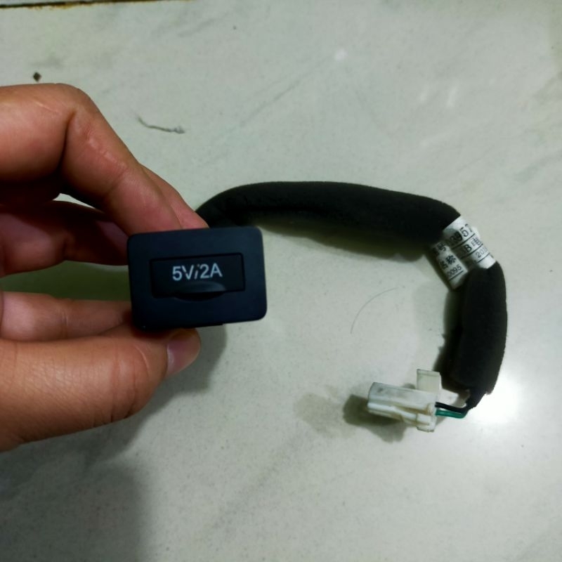 Soket Socket Charger Lighter Wuling Confero Original