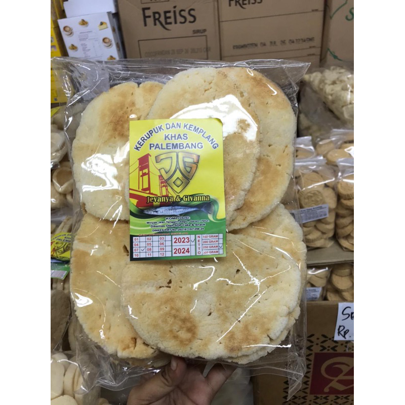 

Kemplang dan Kerupuk Jevanya & Givanna 250gr
