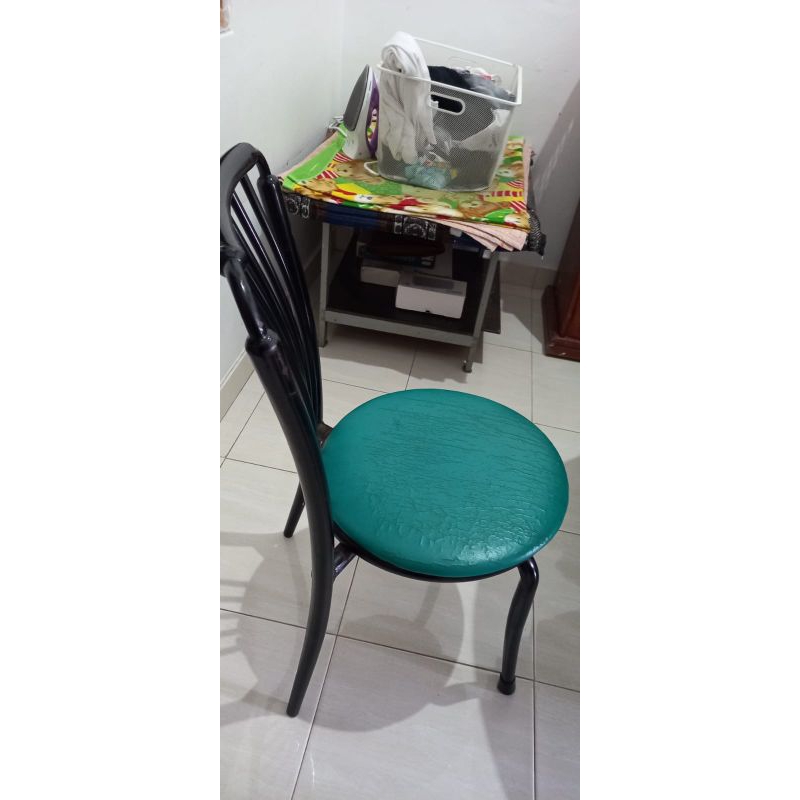 service sofa/kursi, ganti kain/tambah busa/ cat ulang kursi.