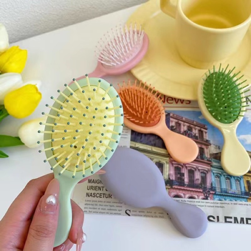 Sisir Gagang Anak Karakter Bentuk Oval Anti Kusut Warna Pastel Bahan Silikon