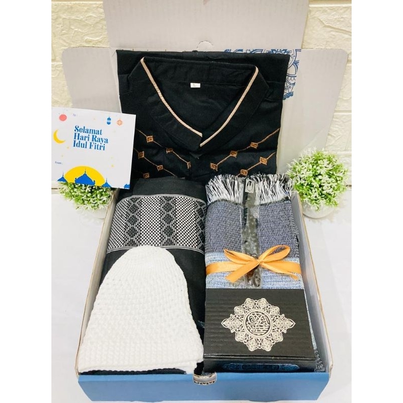 

Hampers Cowok / Hampers Muslim / Hampers Idul Fitri/Hampers Lebaran/Hampers Ramadhan/Kado Ulang Tahun Perlengkapan Alat Sholat Cowok