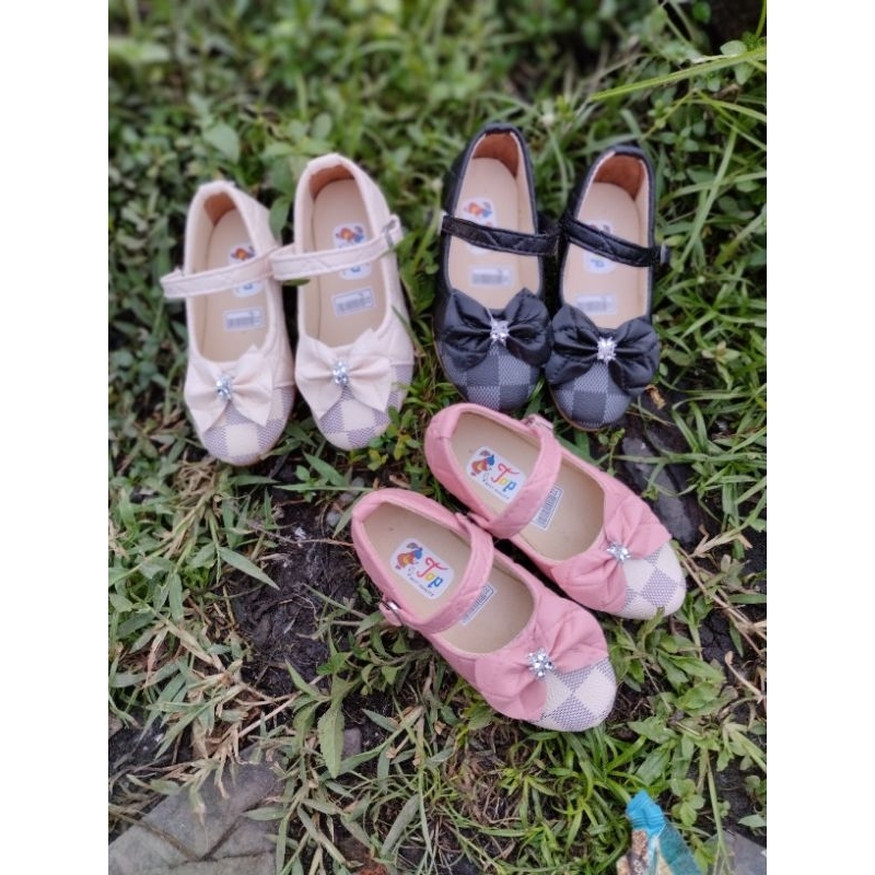 khainuna sepatu pesta anak model catur pita size 22-25 26-30