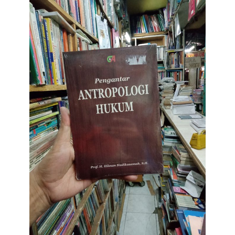 pengantar antropologi hukum