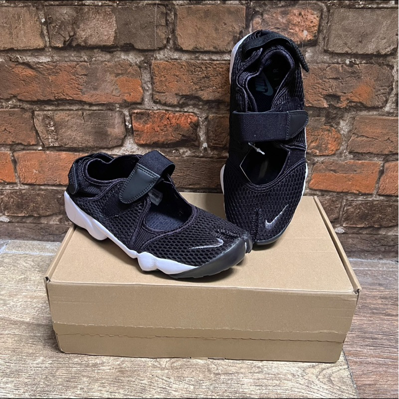 Sepatu Nike Air Rift Black White size 6 (New in Box)