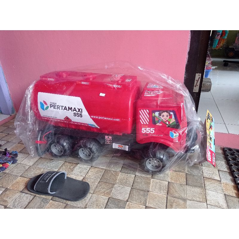 Mainan Mobil Plastik Pertamina size JUMBO Mainan Mobil Tangki Pertamina Ukuran Besar