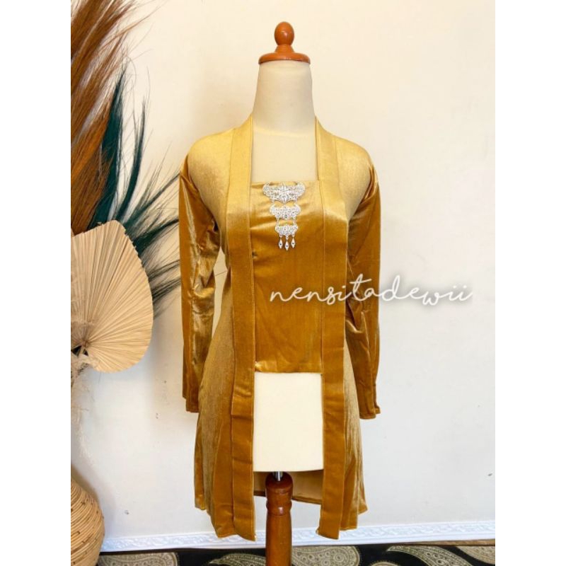 Kebaya Panjang, Model Kutubaru - Warna Gold