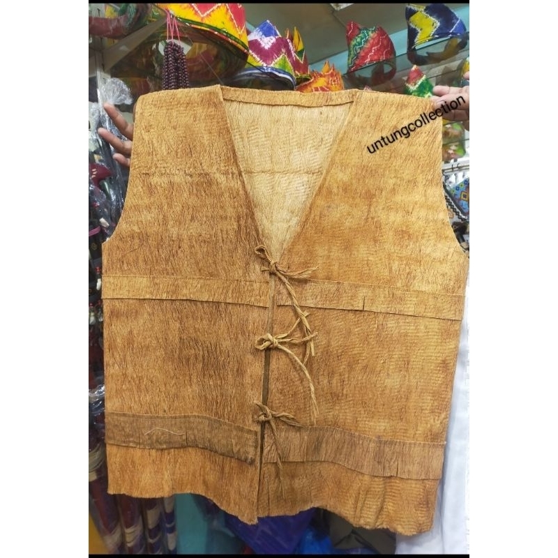 baju rompi dari kulit kayu kapuak