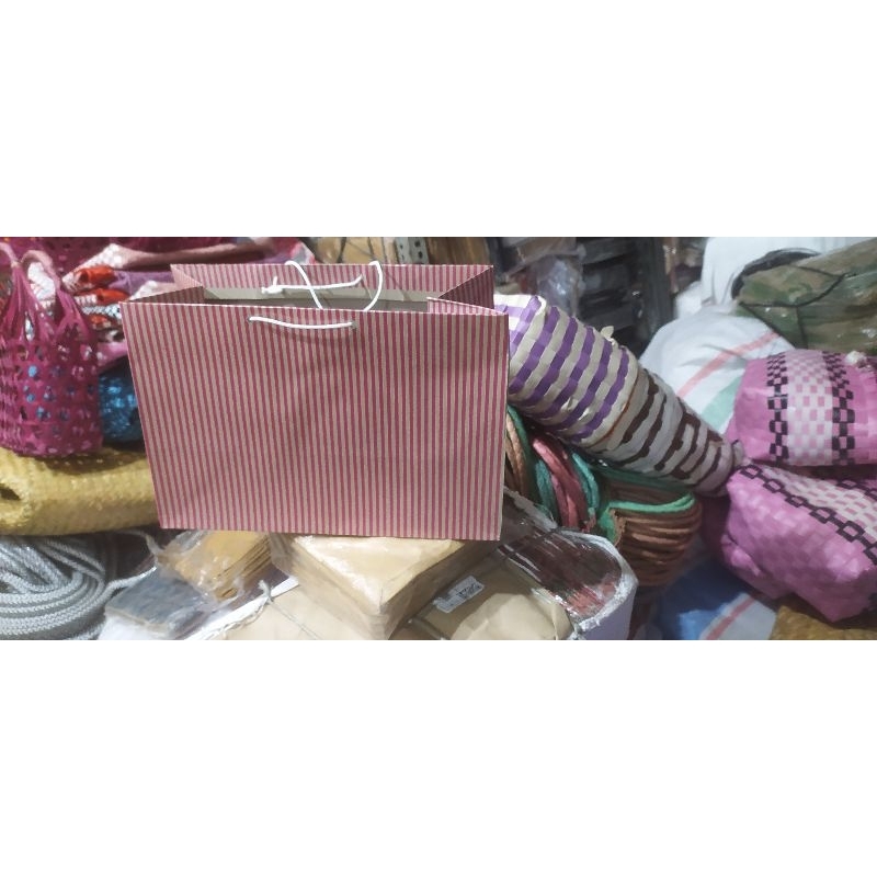 

Paper bag polio salur landscape isi 12 pcs terlaris dan termurah bahan tebal