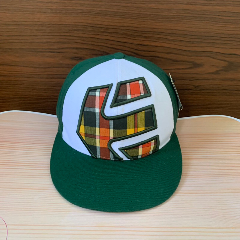 TOPI ETNIES SKATE BOARDING SNAPBACK (BNWT)