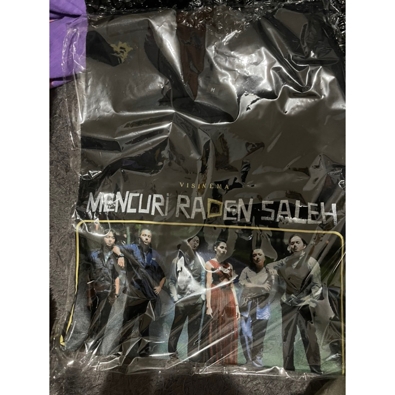 kaos mencuri raden saleh heist kit