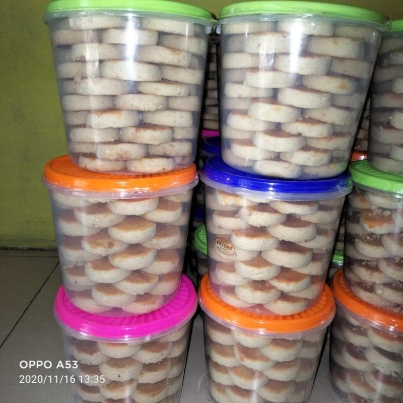 

Kue Kacang asli Jember 900gram