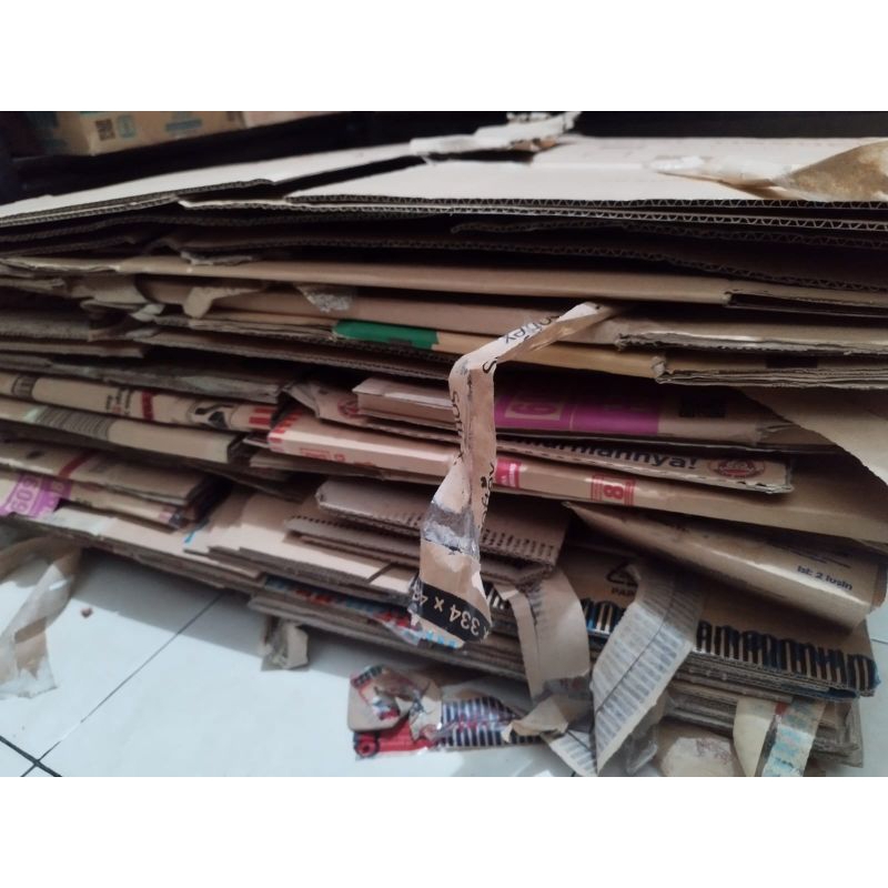 

KARDUS BEKAS KILOAN DUS PACKING PAKET