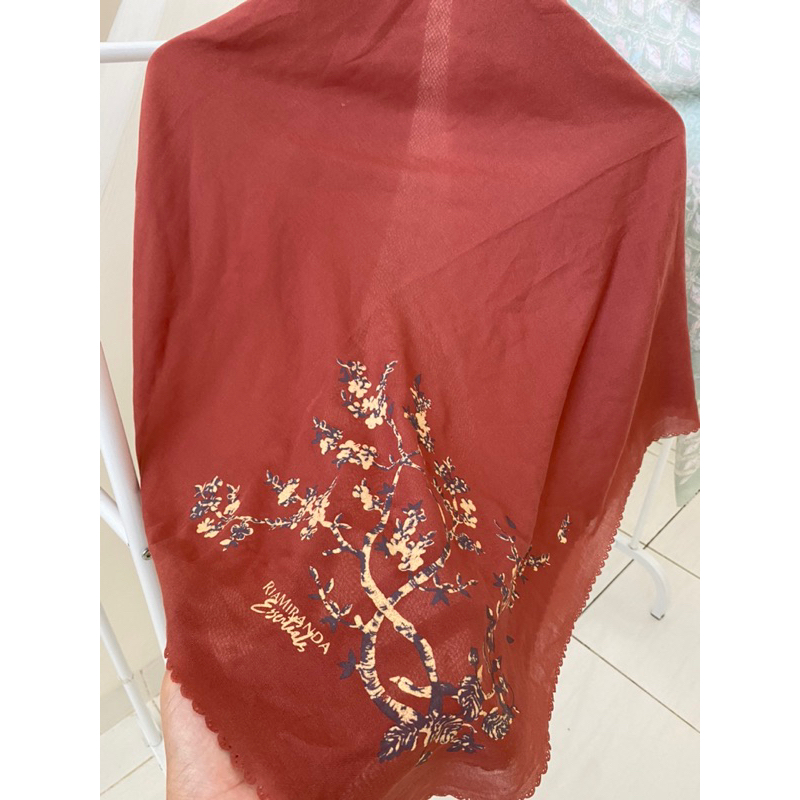 preloved Ria Miranda Scarf essential teracota