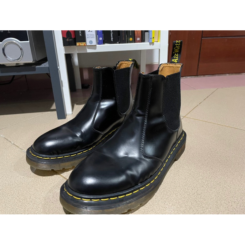 dr martens chelsea boots