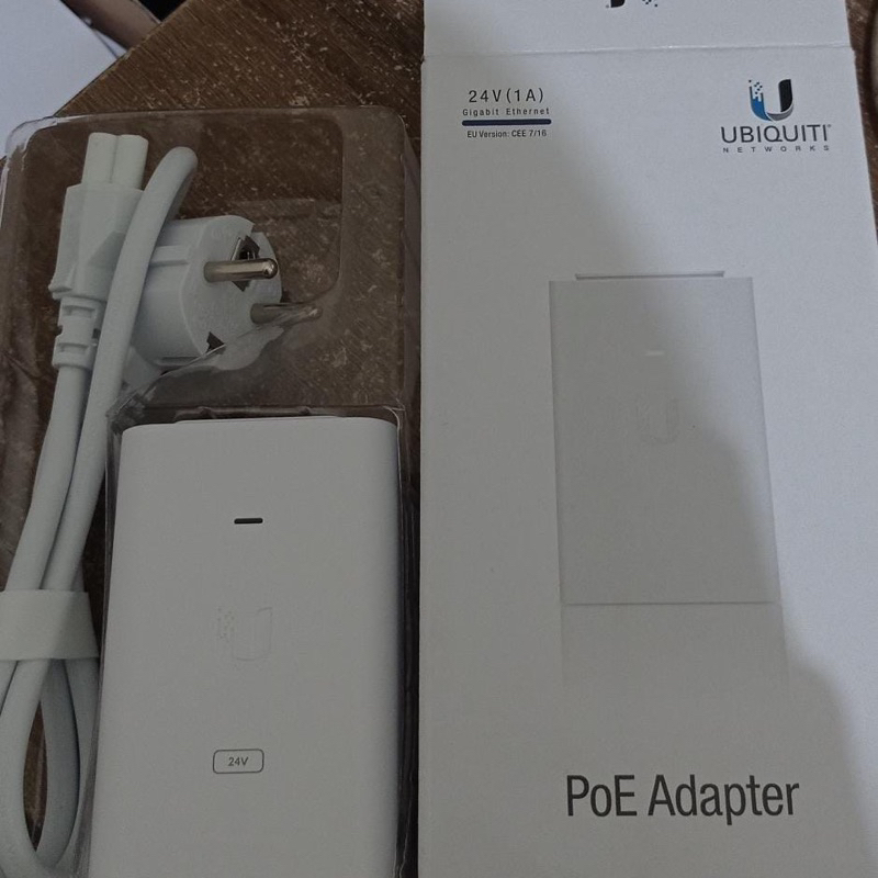 Ubiquiti adaptor poe 24v 1A gigabit poe24v 24watt gigabit