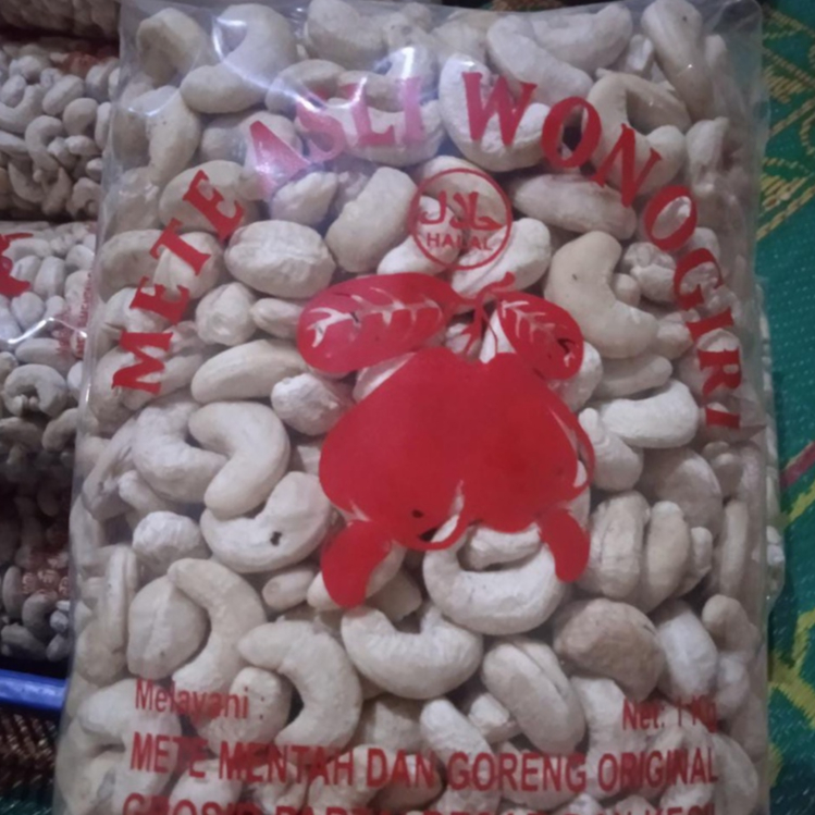 

Kacang Mete Mentah Kering Kemasan 1kg - Bestseller