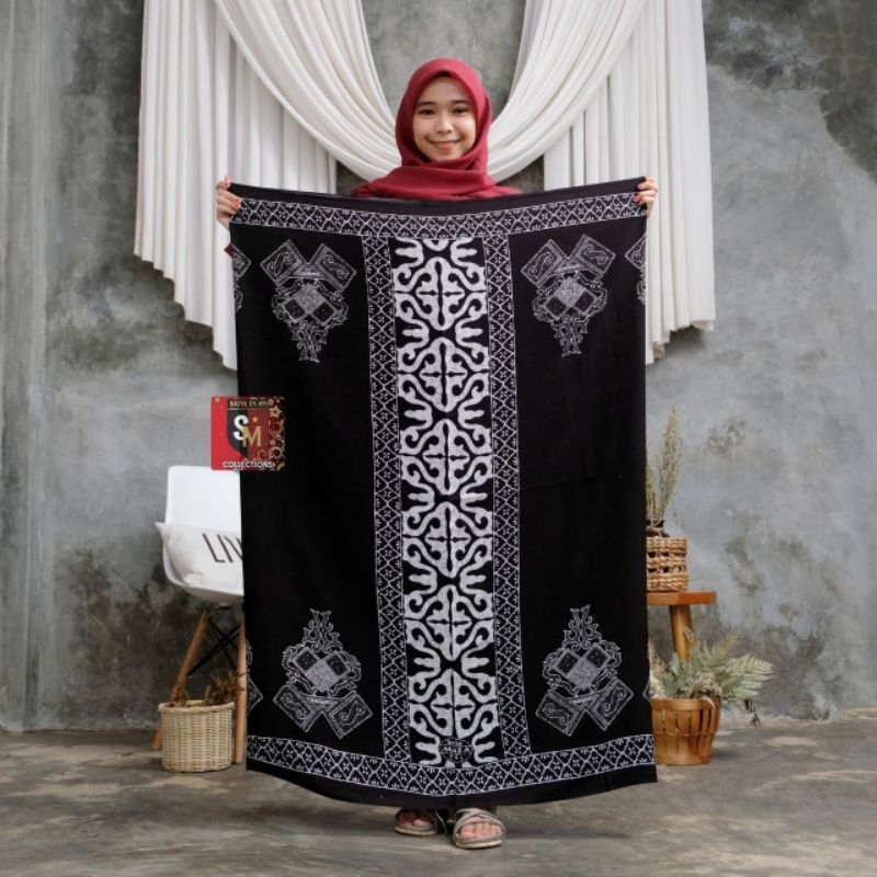 SARUNG BATIK WANITA MOTIF KOTAK RANTAI