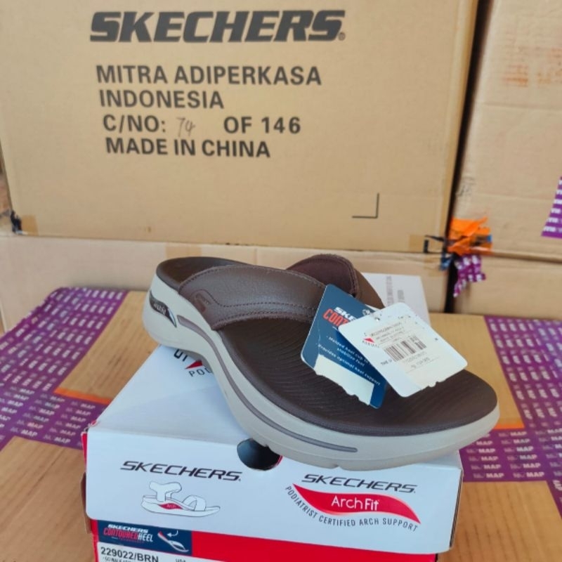 Skechers Go Walk Arch Fit Sandal Surfacer Brown 229022/BRN Sendal Pria Original