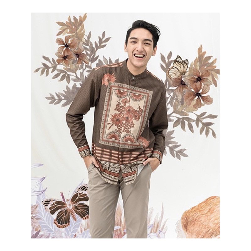 abimana wearing klamby size XL