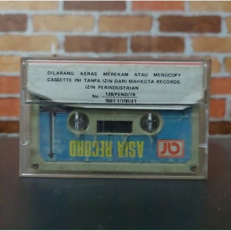 Kaset Pita Titiek Sandhora&amp;Muchsin-Hati Wanita