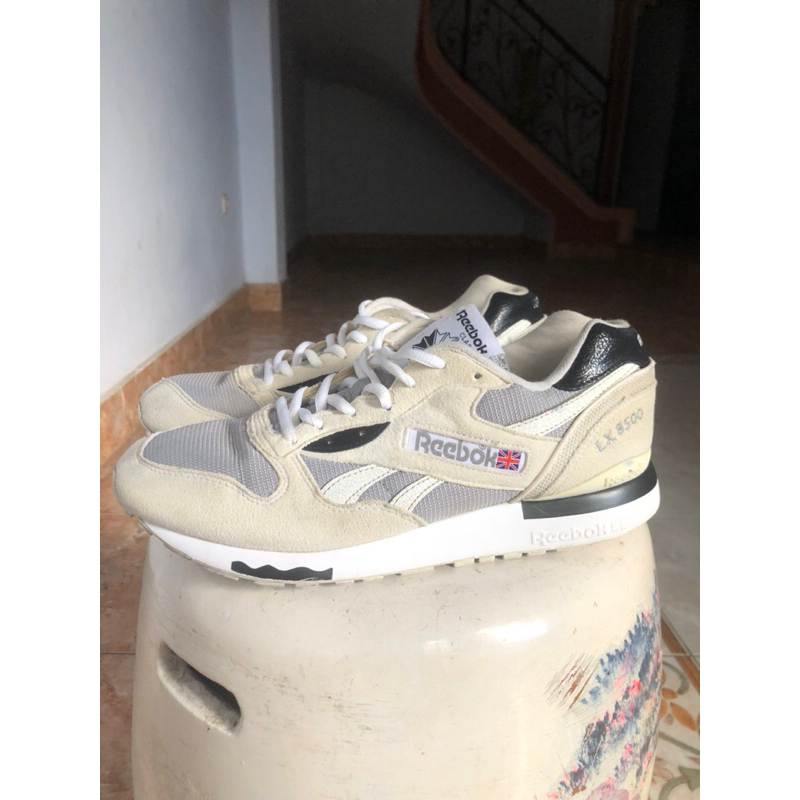 Sepatu Reebok Classic LX8500