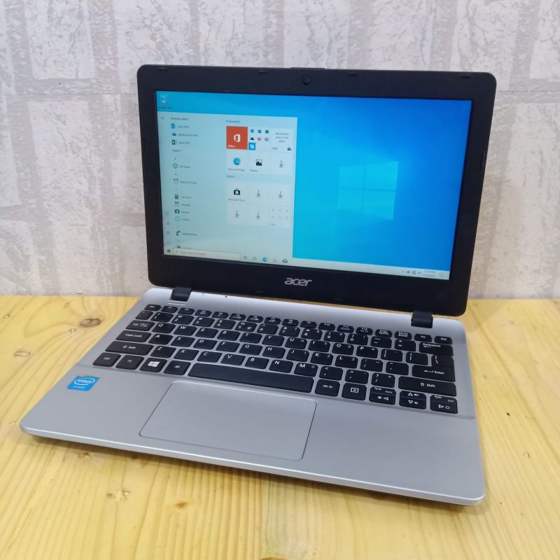 Acer Aspire intel Celeron Ram 4GB/2GB/500Gb Mulus SLIM SIAP PAKAI