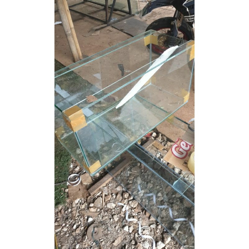 Aquarium kaca 70x40x40