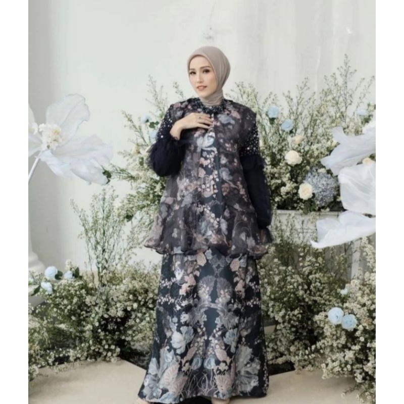 IRIS DRESS OSCAR (L) by vanilla hijab