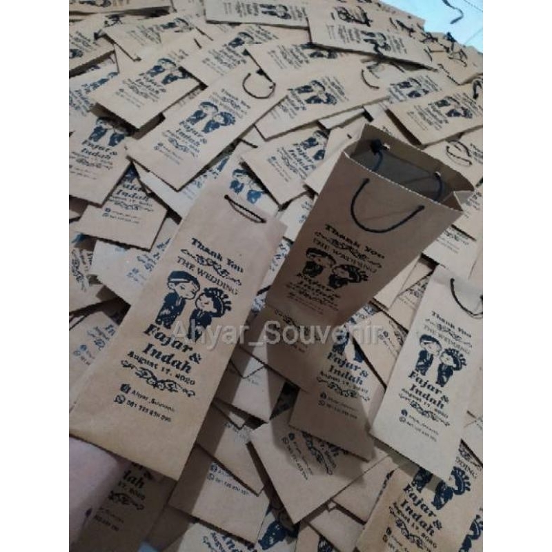 

Paperbag Custom 16x5x20, 15x6x25, 14x5x20, 8x8x24 MURAH mini desain GRATIS dari pengrajin langsung, cocok untuk souvernir,dll