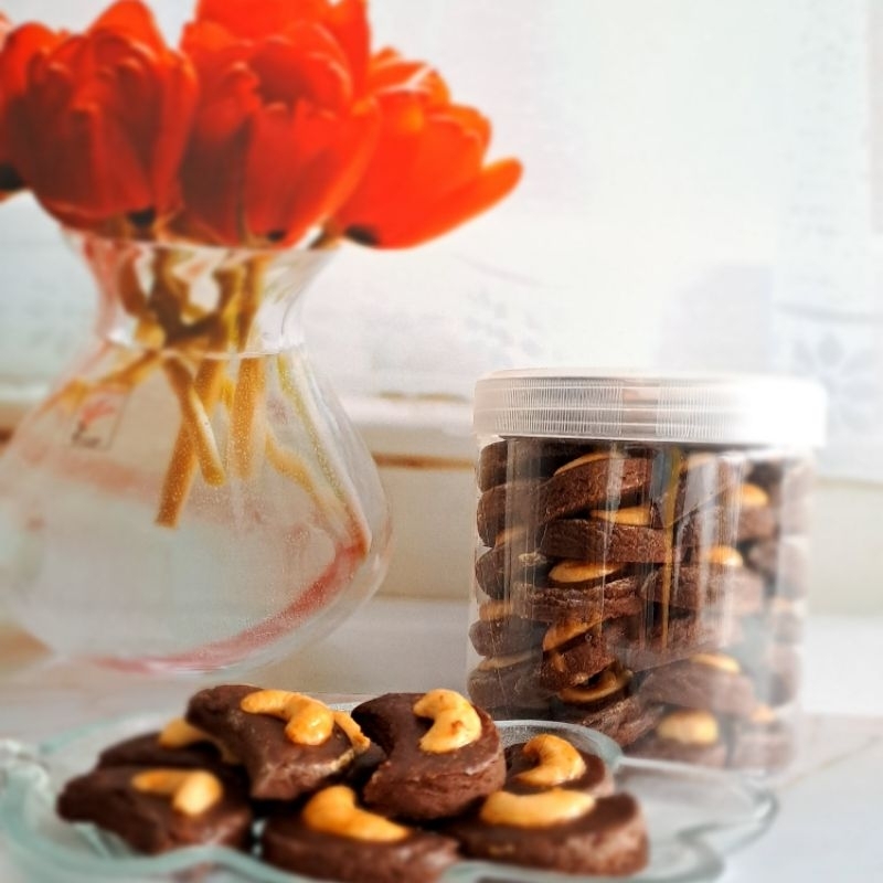 

Awdelish - Kue Kering Choco Cashew Cokelat Mede Cookies Toples 600ml Kue Lebaran Premium Cokelat Kacang Mete