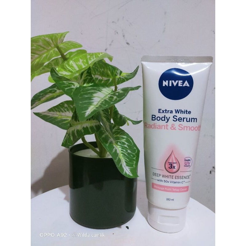 Nivea body serum Radiant & smooth