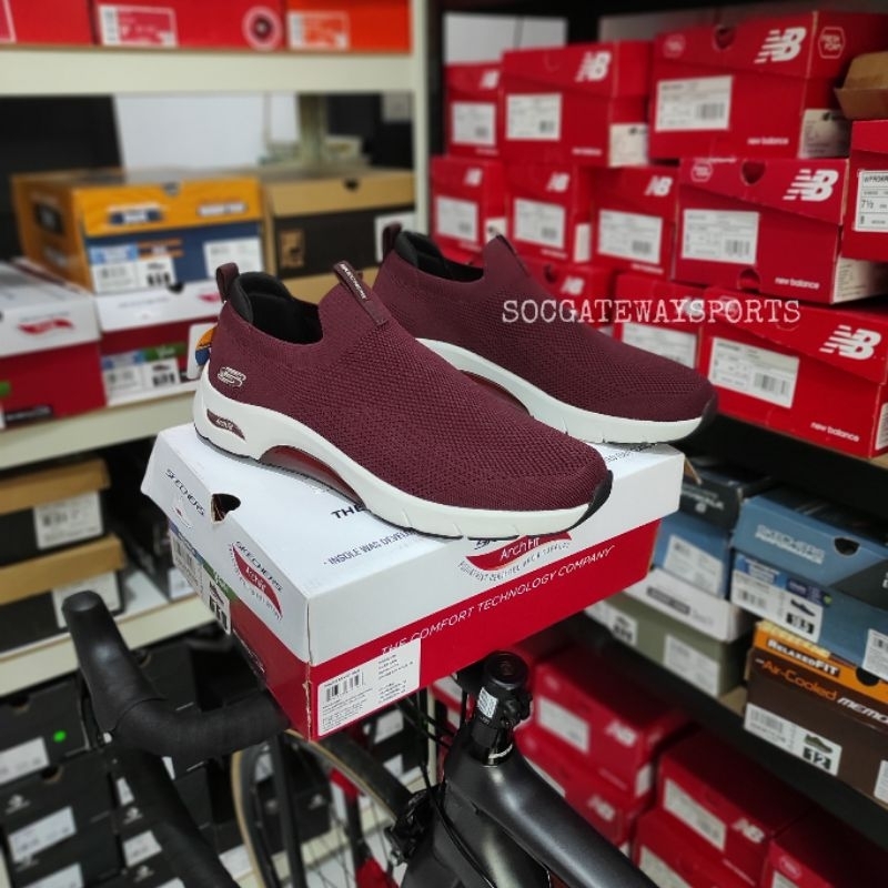 Skechers Go Walk Skech AIR ARCH FIT BURGUNDY Original 100% BNIB - SKECHERS SLIP ON SALE MAROON